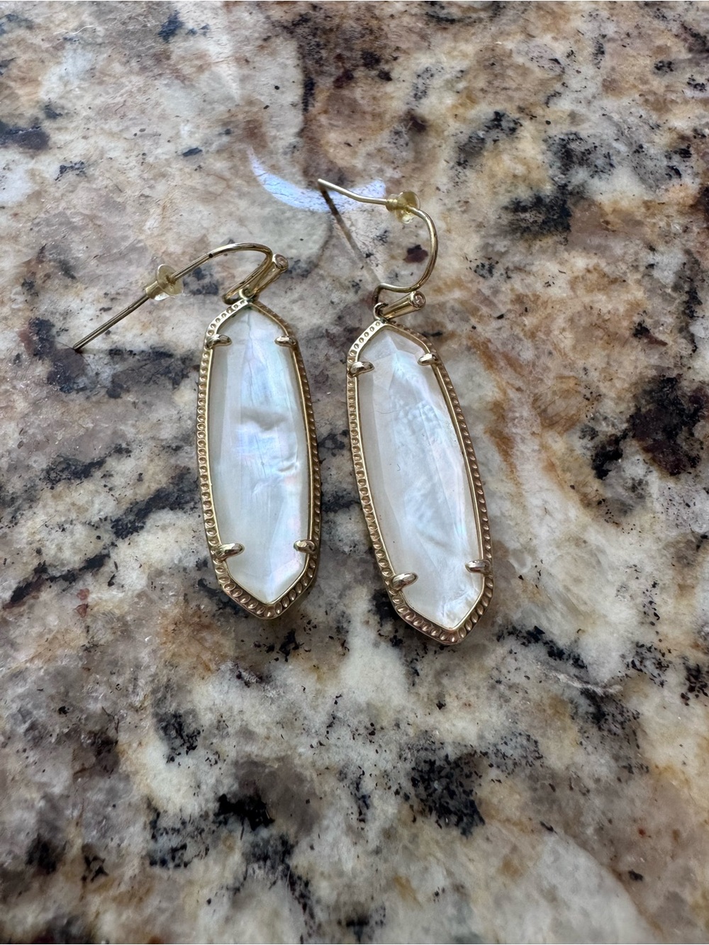 Kendra Scott White Mother-of-Pearl and Gold Elle Drop Earrings
